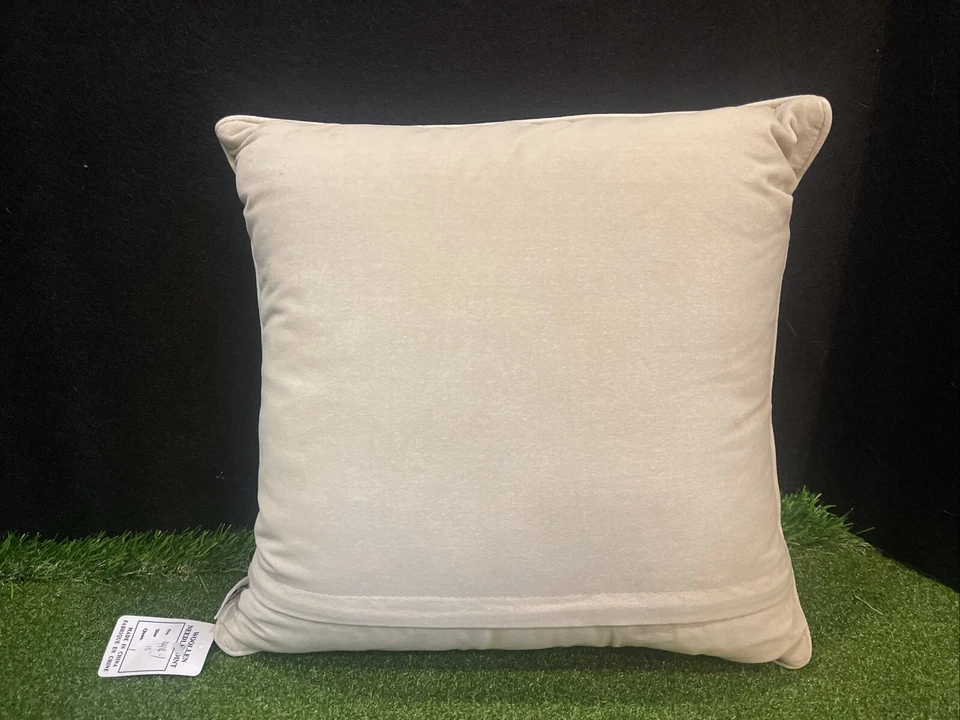 16"x16" Handmade Wool Needlepoint Cavalier King Charles Spaniel Dog Black Pillow - Image 4 of 4