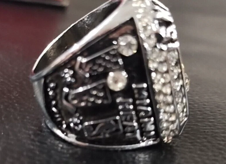 LEBRON JAMES 2012 Miami Heat REPLICA Championship Ring With Box NEVER WORN - Image 3 of 4