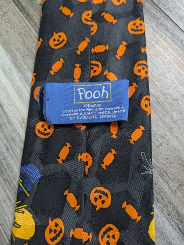 Vintage Winnie The Pooh Halloween Tie 90s 100% Polyester Disney FREE SHIPPING - Picture 5 of 7