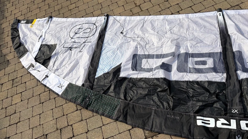 Core XR8 Kitesuring Kite 10m in fantastischem Zustand - Bild 3 von 4
