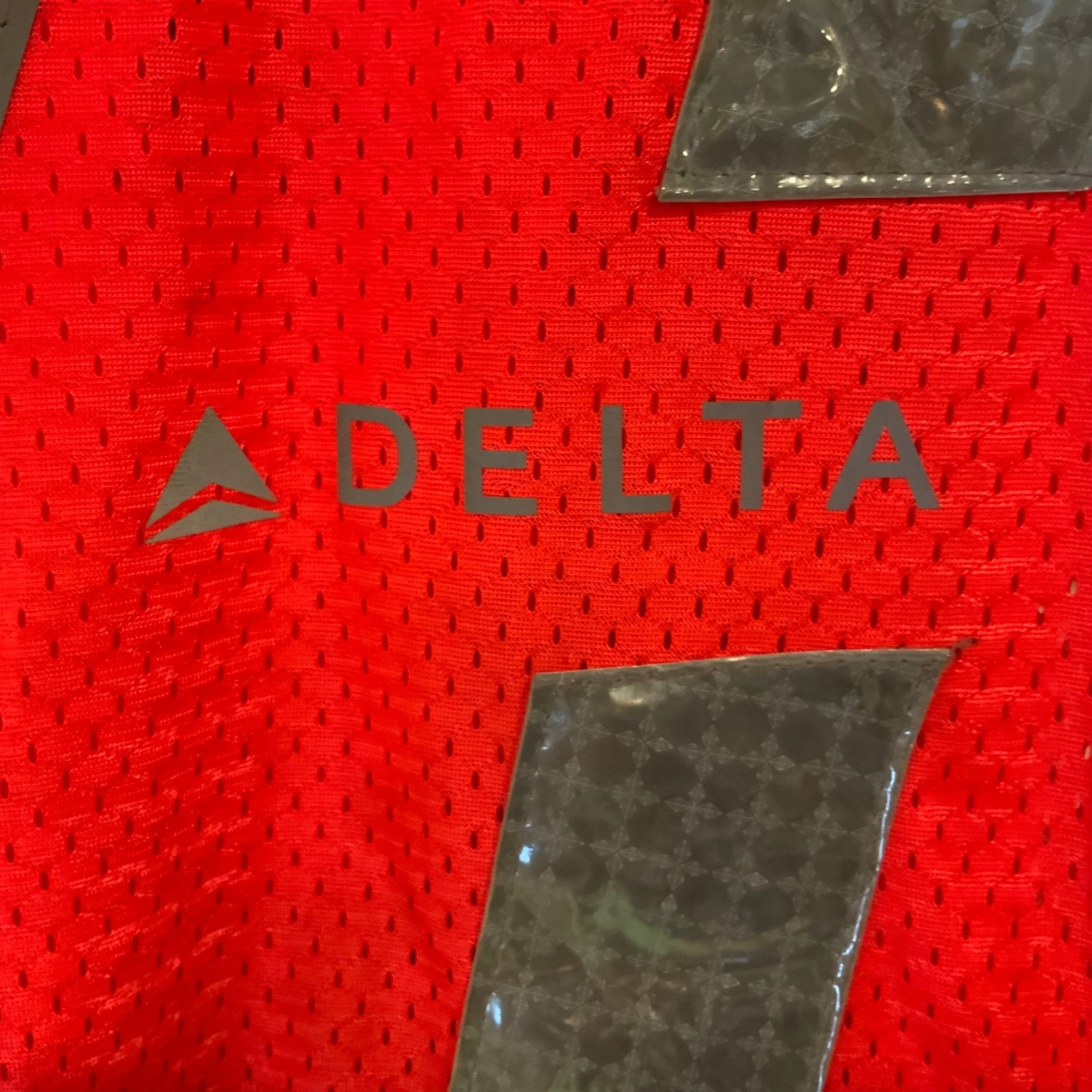 Delta Airlines Employee Crew Reflective Safety Vest Size XL (by ML Kishigo) - product detail image 5