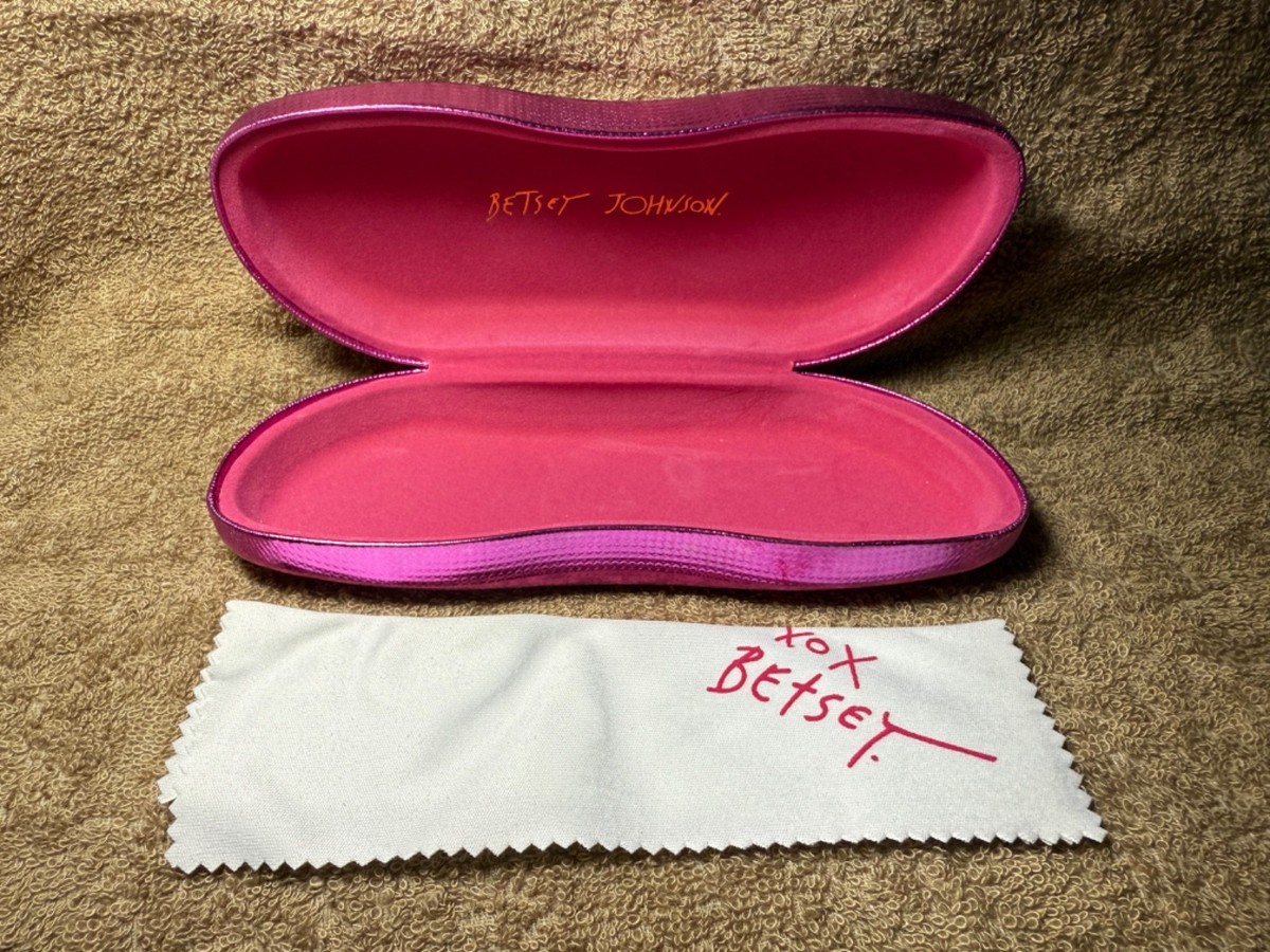 Betsey Johnson-Betsey O display picture 1