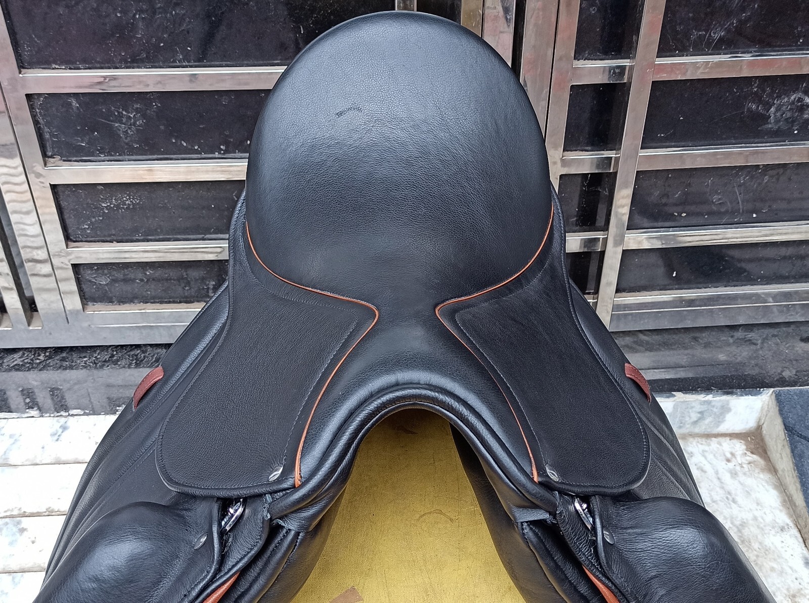 Leather Dressage Monoflap Saddle Brand New Adjustable Gullets, Size 17" to 18"