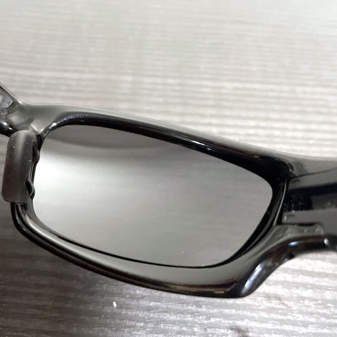 Oakley Straight Jacket 04-325J Polished Black / Black Oakley Straight Jacket 04-325J Polished Black / Black