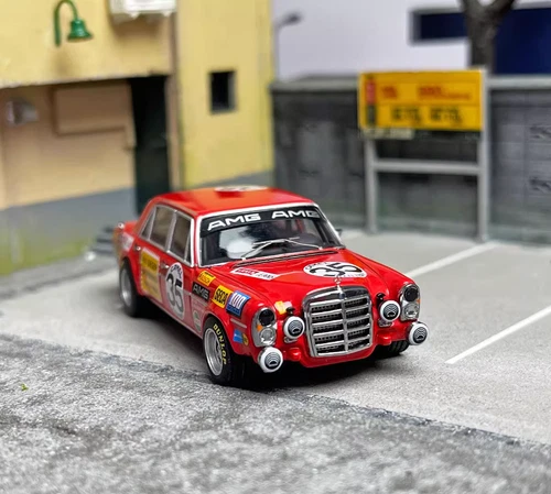 Liberty 64 1:64 300 SEL Mercedes-Benz Red Pig No.35 Automodell Deluxe Edition - Bild 3 von 10