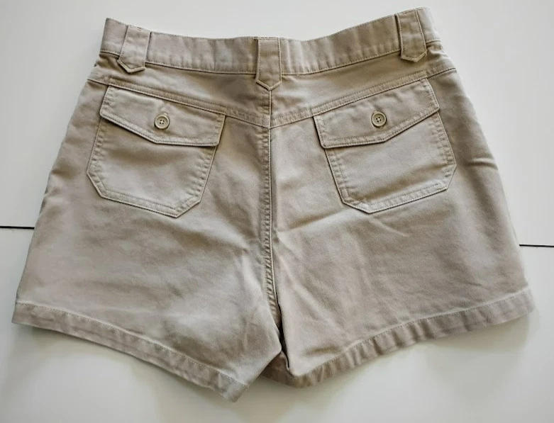 Shorts Old Navy Feminino Tamanho 8 Casual Bege Cargo Cáqui - Vintage Anos 2000 - Imagem 2 de 4