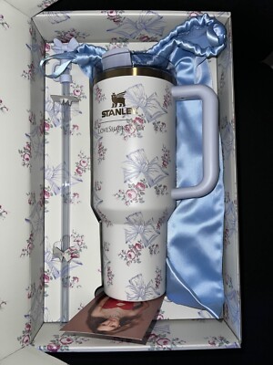 Stanley x LoveShackFancy Flowstate Quencher 40oz Tumbler Pastel Blue