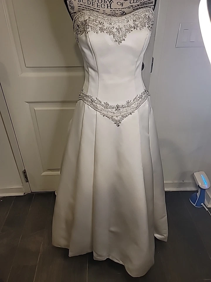 Casablanca Bridal Strapless Bridal Gown Ivory/Sz 6 PREOWNED Beaded Embroidered - Image 3 of 4