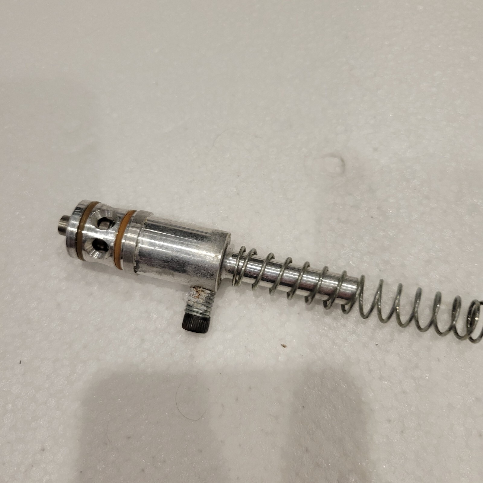 Icon Z1 Paintball Marker With Hopper, Squeegee, Mask, and Extra Bolt