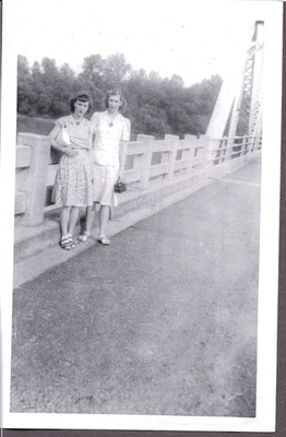 VINTAGE PHOTOGRAPH GIRLS FASHION SAVANNAH RIVER BRIDGE CAROLINA GEORGIA PHOTO