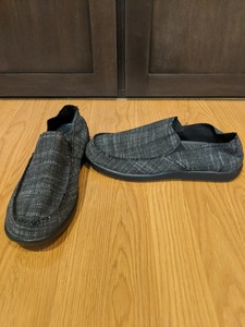 crocs santa cruz canvas