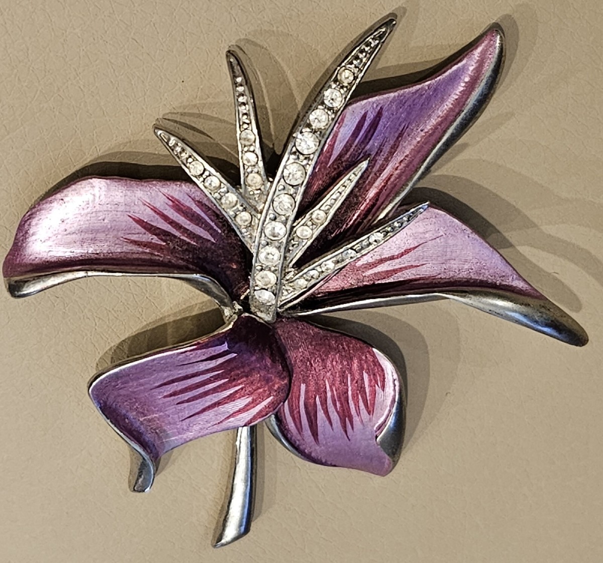LILLY VINTAGE ENAMEL & RHINESTONE FLOWER BROOCH 3