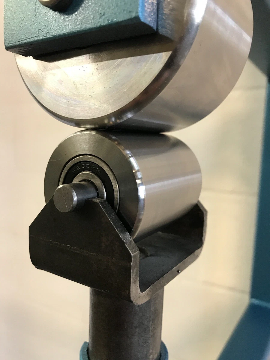 Flat anvil outlet