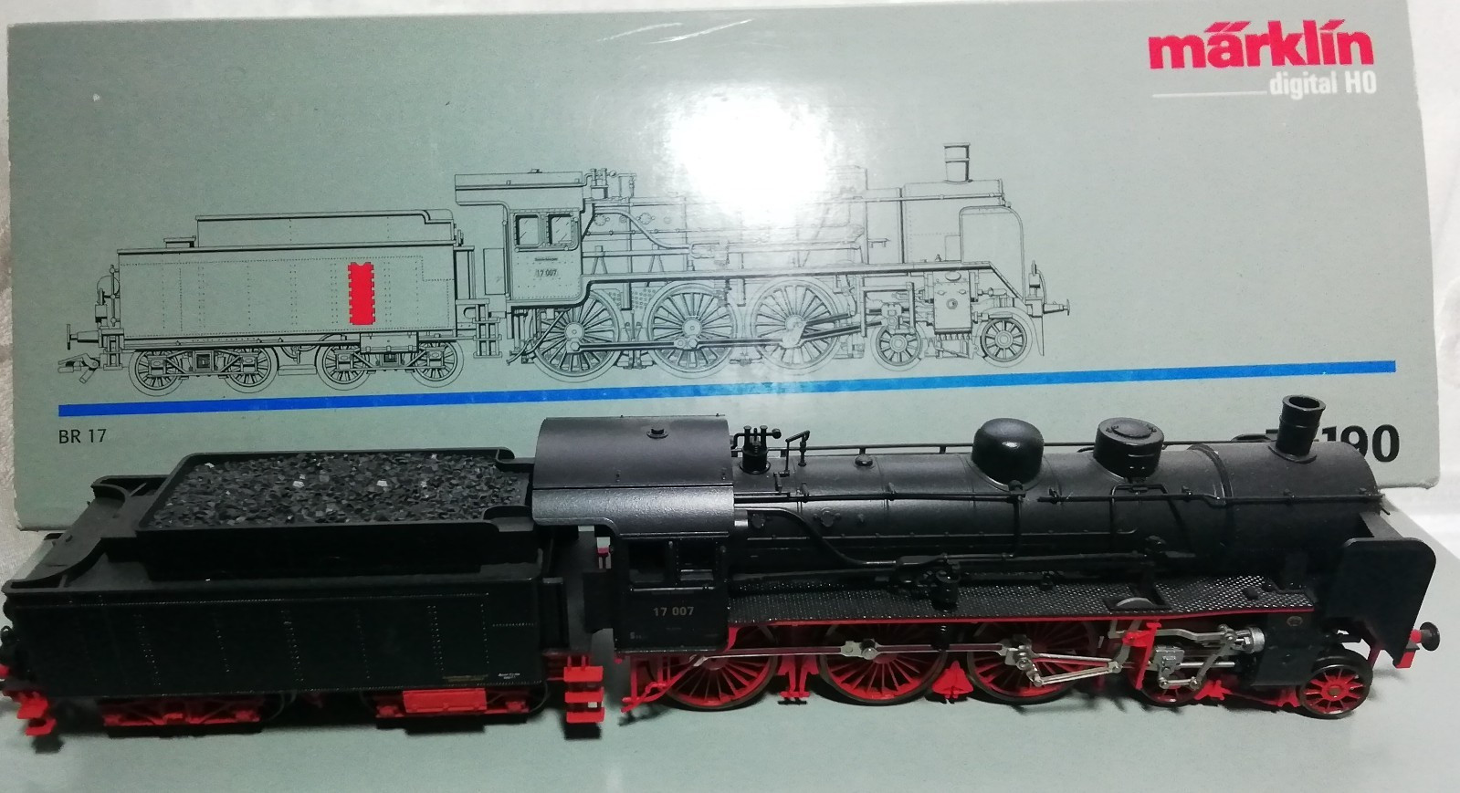 Marklin 37190 locomotive BR 17 DRG HO pour réseaux digitaux 3 rails