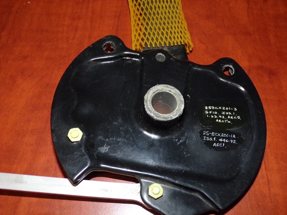 Hawker 800 Aircraft Thrust Reverser Lever Assy 25-8CX201-1A and 25-8CX201-3 - Image 2 of 4