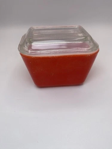 Vintage Pyrex Primary Red Refrigerator Dish 501B 1½ Cup w/ Lid 3.5” x 4”
