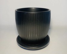 Black - Round/Ridged Plant Pot - 10 x 10.5cm - Used - Great Condition - 🪴