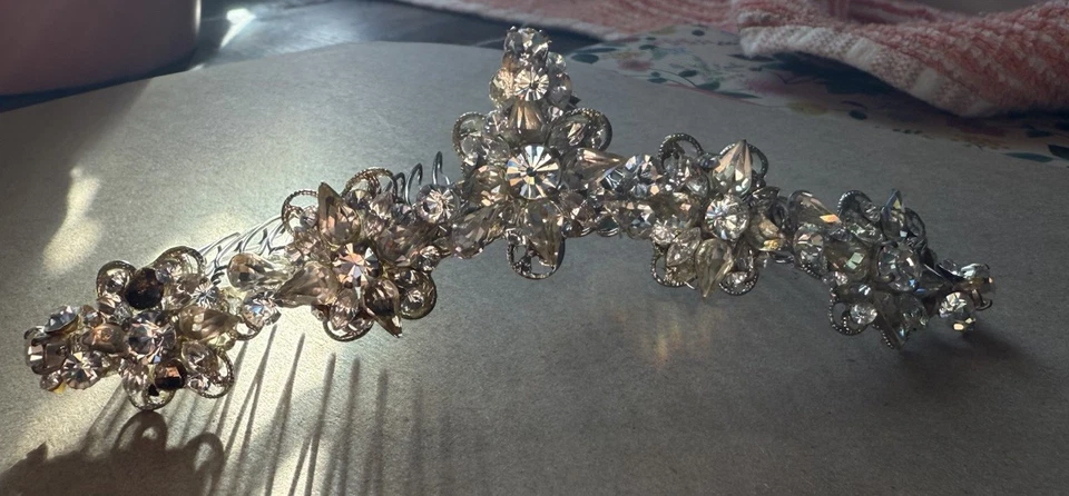 Crystal Flower Bridal Headpiece Wedding Hair Comb - Image 2 of 4