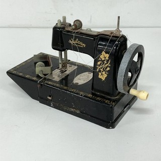 Vintage Vulcan Hand Crank Toy Sewing Machine England Black NP#116