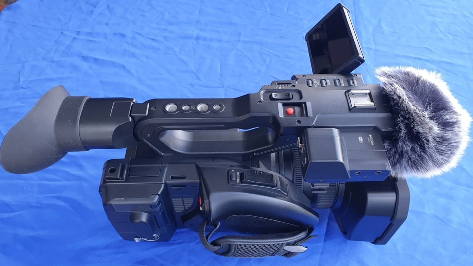 Panasonic HC-X2E Professional Camcorder 4K 60p 10 bit  20x zoom - Image 3 of 4