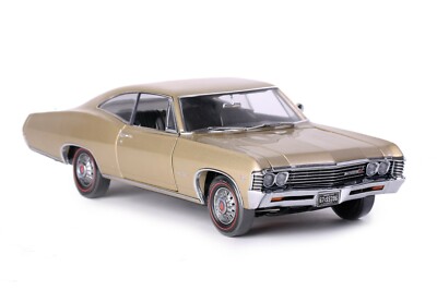 ERTL AMERICAN MUSCLE AUTHENTICS 1967 CHEVY IMPALA SS 1:18 GOLD 