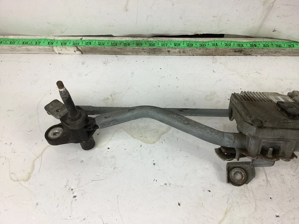 2009 - 2012 Audi A4 Windshield Wiper Motor & Linkage 8K1955119A OEM Foto 2 de 4