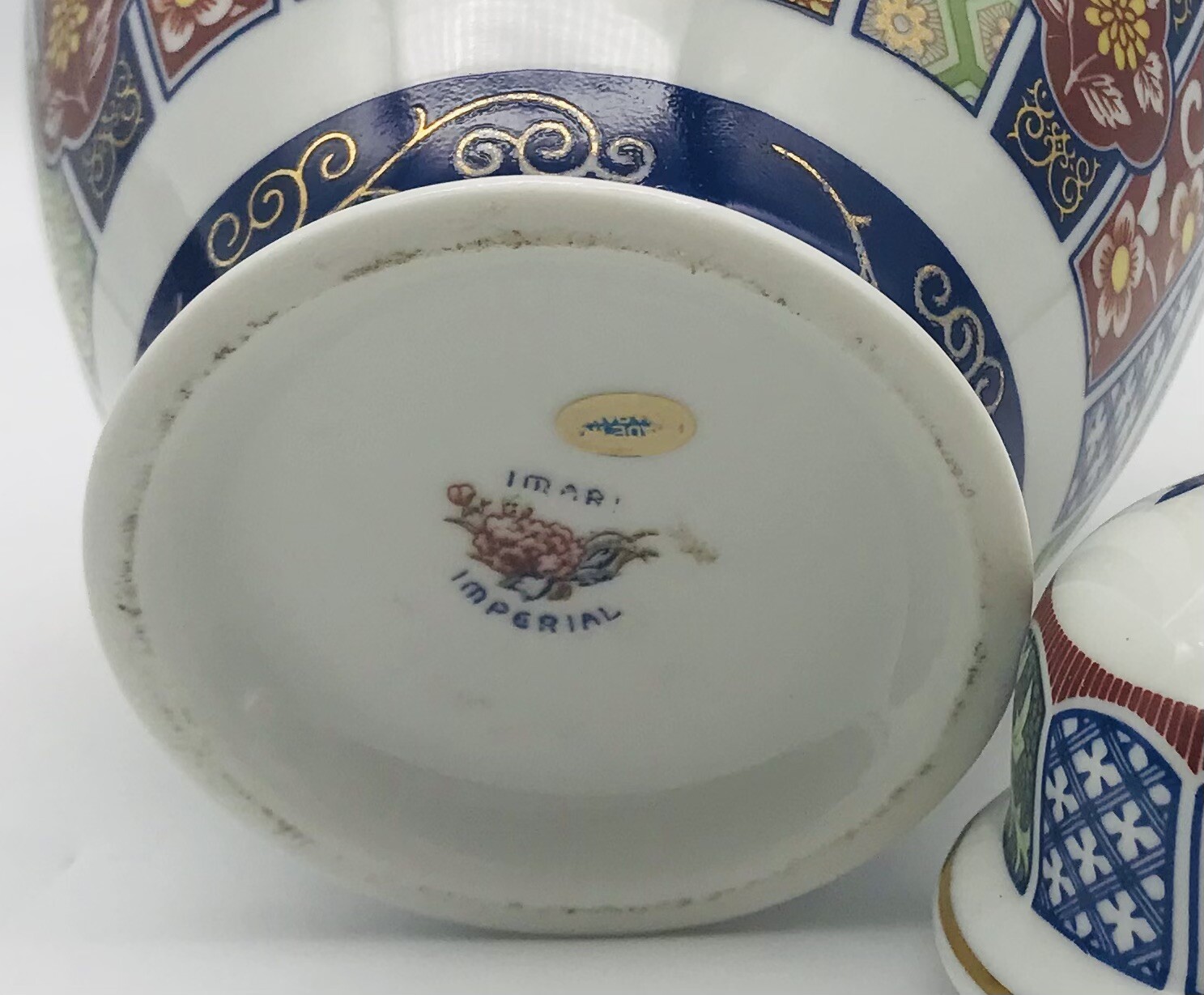 Imperial Imari Ginger Jar Urn with Lid 8" Hand Painted Macau