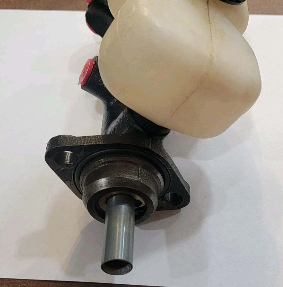 Cilindro maestro de freno Saab 99 OEM ATE NOS con depósito 1969-73 Foto 4 de 4