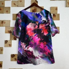 ST. John T-Shirt Top Women Small Tee Floral Abstract Colorful Wearable Art Artsy