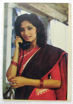 Vintage Madhuri Dixit Postkarte 90er Bollywood Schauspielerin roter Sari am T...