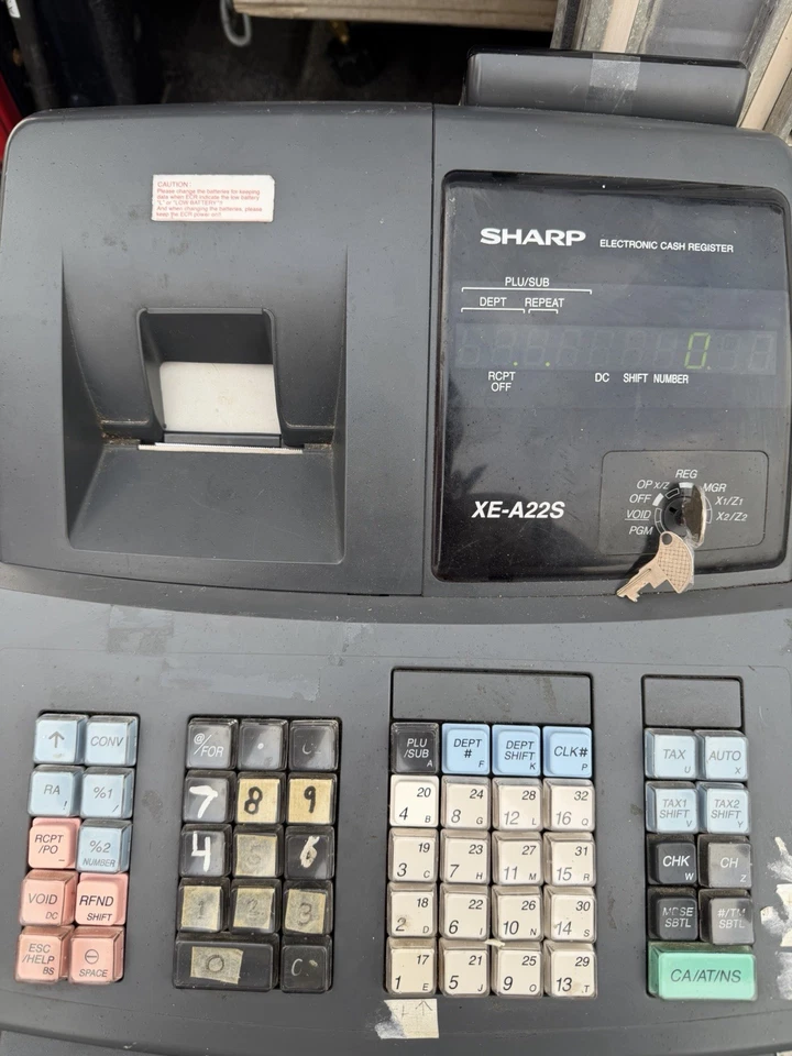 Caja registradora electrónica Sharp XE-A22S impresión térmica enciende funcionando con llaves Foto 3 de 4
