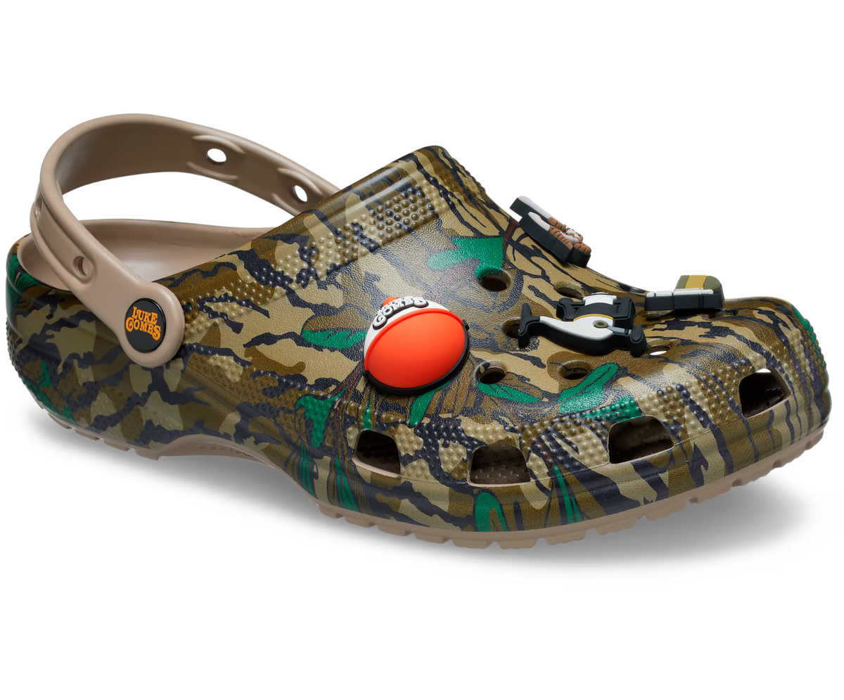 Men’s size 7 Luke combs cros
Color: camo Luke Combs X Crocs Bootleggers Camo Classic Clog Mossy Oak  main image 3