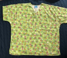 Women  s XL Green Scrub Top by HQ V-Neck with Multicolor Flowers Spring