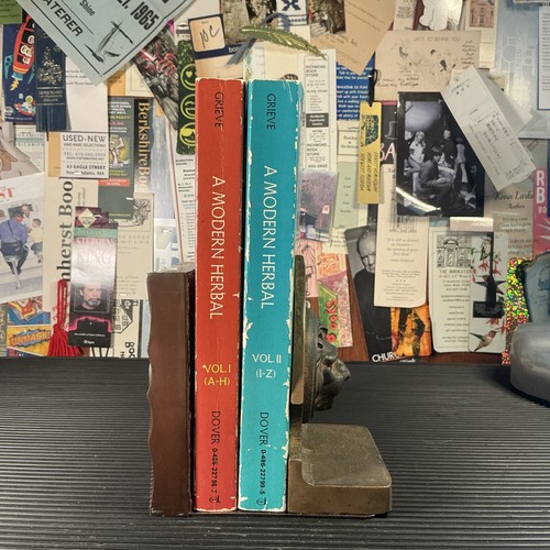 A Modern Herbal, Volumes 1 & 2 by Margaret M. Grieve 1982 - Picture 5 of 9