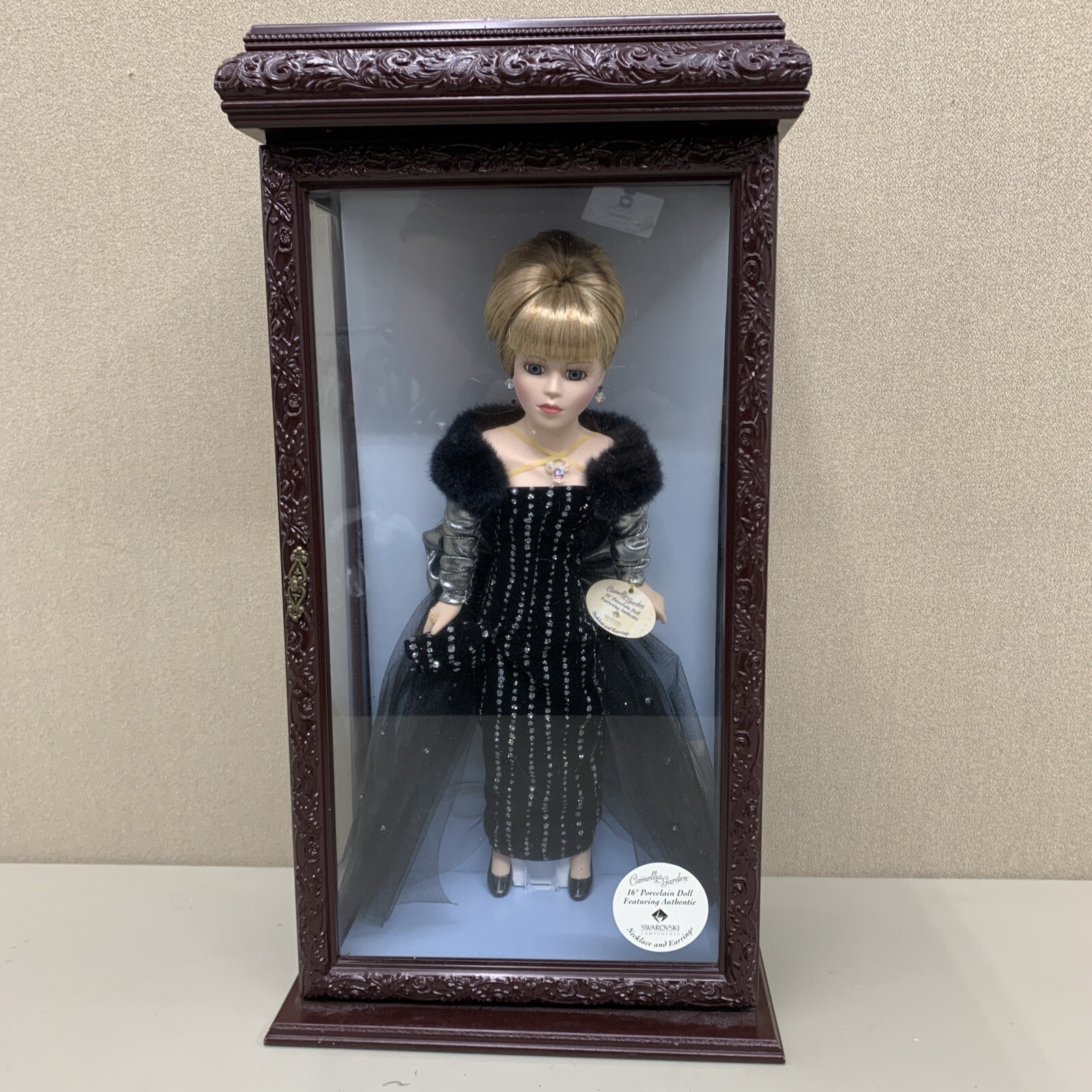 16” porcelain doll Brass Key 2000 Camellia Garden Collection (060517