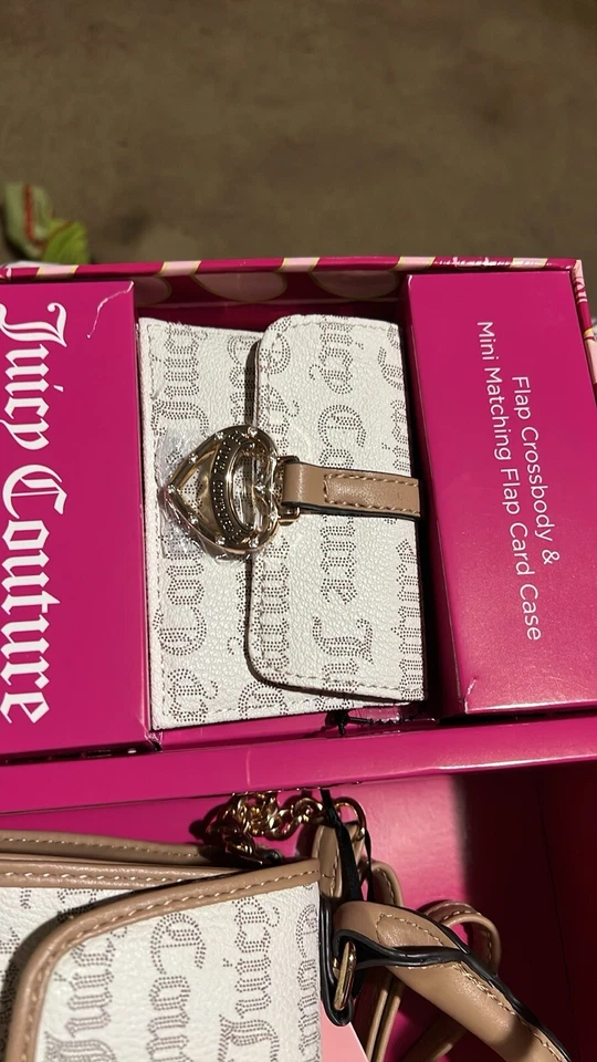 Juego de 2 muñequeras y tarjeteros JUICY COUTURE. Nuevo con caja Foto 2 de 4