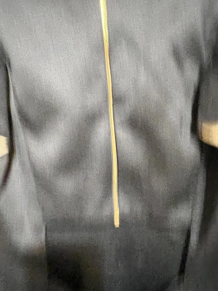 Mustard Seed Black Dress with Gold Color Accents With Cutout Back Size Large - Imagem 2 de 4