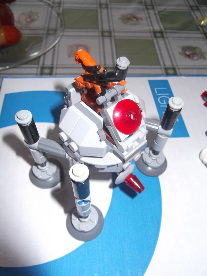 LEGO Star Wars 75077 Homing Spider Droid, foto 1 di 5