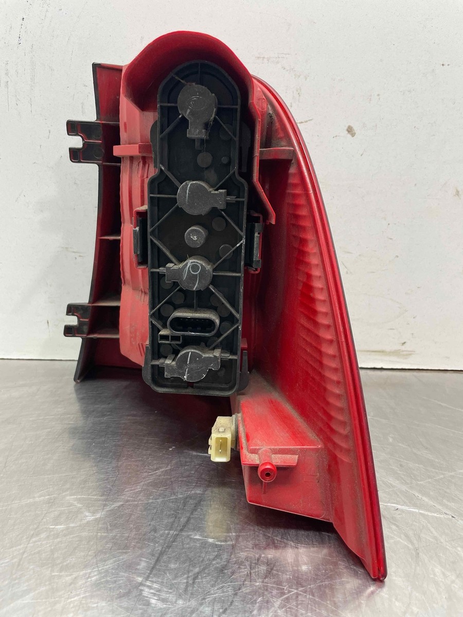 2005 Mercedes ML350 OEM Left Hand Drivers Side Rear Tail 2005 Mercedes ML350 OEM Left Hand Drivers Side Rear Tail