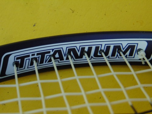 Racchetta da tennis ultraleggera Pro Kennex PBT Titanium 265 oversize impugnatura 4 3/8" come nuova - Foto 12 di 16