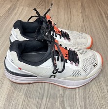 ON The Roger Pro Clay 'Undyed White Lily' Sz 8 Preowned