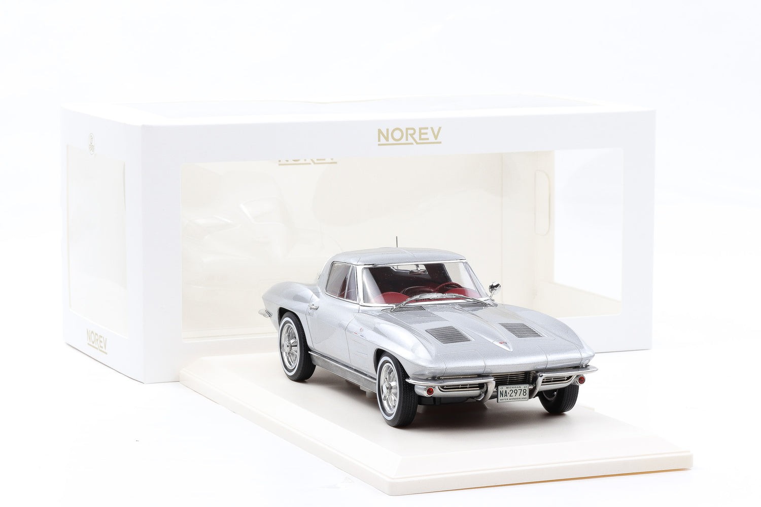 1:18 Norev Chevrolet Corvette C2 Sting Ray Coupe 1963 Sebring Silver 189052