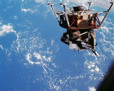 NASA LUNAR MODULE SPIDER EARTH ORBIT APOLLO 9 PHOTOGRAPH PHOTO PRINT