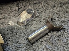 2006 Dodge Ram Srt10 Viper Used Yoke New Tailshaft Bushing Seal Transmission 2006 Dodge Ram Srt10 Viper Used Yoke New Tailshaft Bushing Seal Transmission