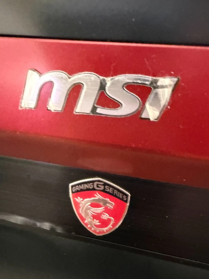 MSI Gaming 24GE 2QE Todo en Uno - i7-4720HQ, 8 GB, 128 SSD + 1 TB HDD - W11 Home - Imagen 2 de 4