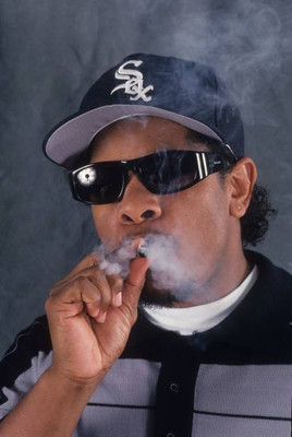 Rapper Eazy-E poses for a portrait in 1993 in New York New York.- Old Photo 8