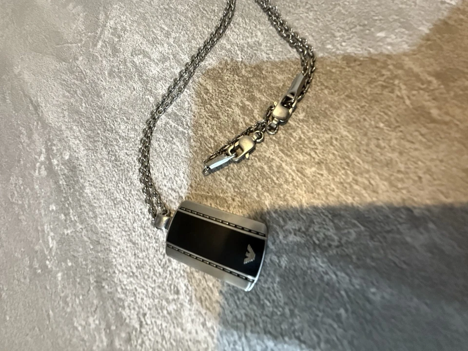 Collar Emperio Armani de acero de diseñador para hombre Foto 3 de 4