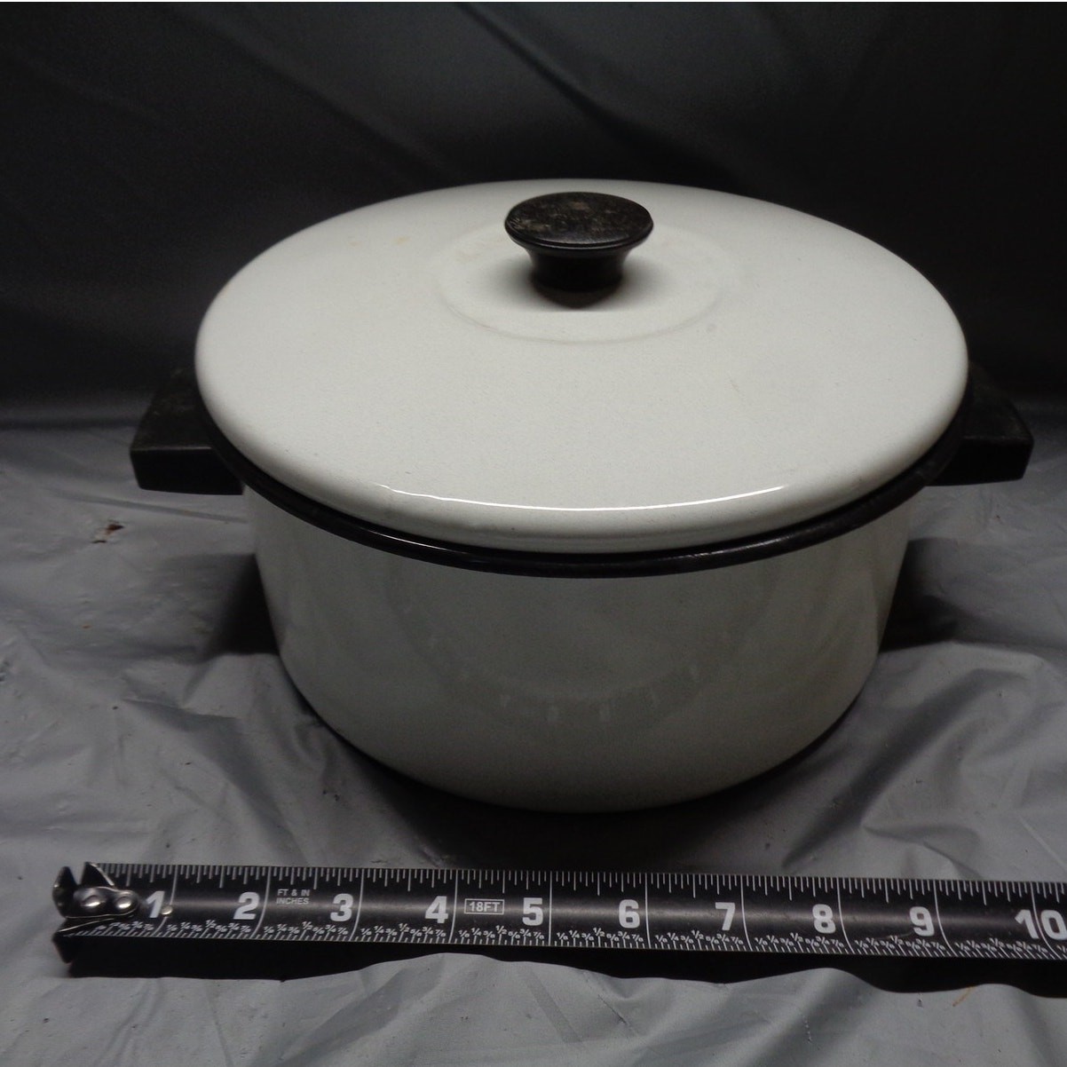 Vintage Enamelware Stock Pot w/Lid - 9" Diameter x 5" Deep