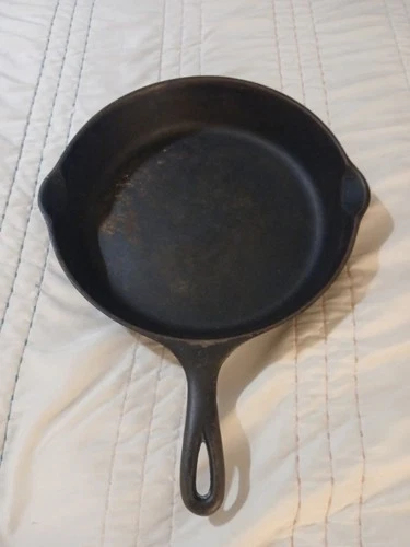 Vintage Wagner Ware Cast Iron Double Pour 9  Skillet Flat 1059