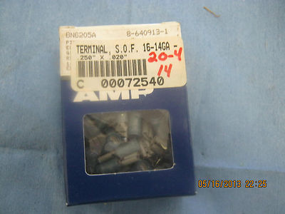 Box von Amp: 8 640913 1 Buchse Blau 5.21MM Klemmen. 100. Neu aus Altem